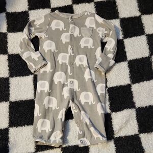 💀Carter's Gray and White Elephant Footie